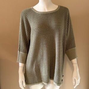Moss and Olive tunic knitted sweater w/ 3/4 sleeves & 2 buttoned side slits.